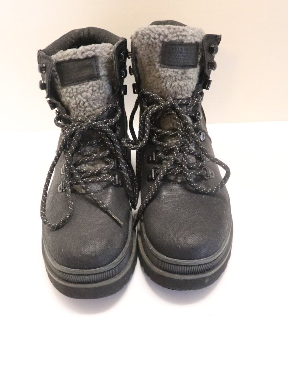 Levi's Women's Lace Up Boots Original Riveted Black with Gray Lining Size 7.5